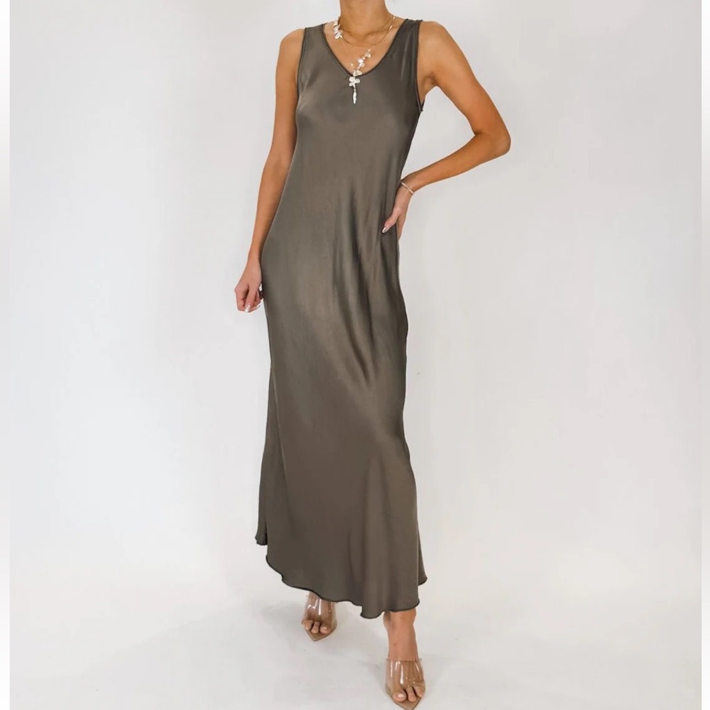 Milio Milano Silk V-Neck Sleeveless Bias Cut Maxi Dress Boack Sz L Minimalist